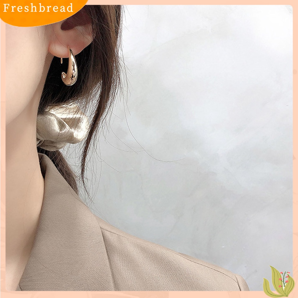 &lt; Freshbread &gt; 1pasang Anting Huggie Wanita Warna Solid Permukaan Halus Kilau Sederhana Bentuk Tetesan Air Women Earrings Perhiasan Perempuan