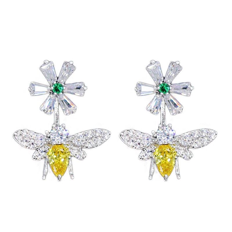 Goldkingdom Aksesoris Perhiasan Fashion Ready Stock Anting Lebah Kecil Feminim Korea Berlian Imitasi Sederhana Bunga Daisy Earrings
