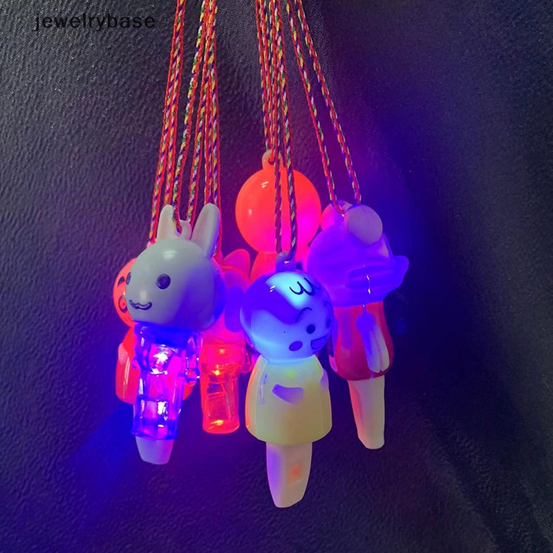 [jewelrybase] 2 Pcs LED Piglet Bercahaya Peluit Mainan Liontin Massal Glow In The Dark Nikmat Pesta Ulang Tahun Kalung Anak Hadiah Butik