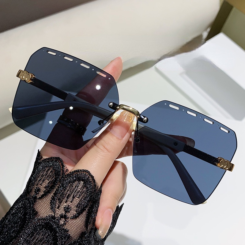 Kacamata Hitam Fashion Square Aesthetic Shades Untuk Wanita/Pria Metal Frame Sunglasses Eyewear