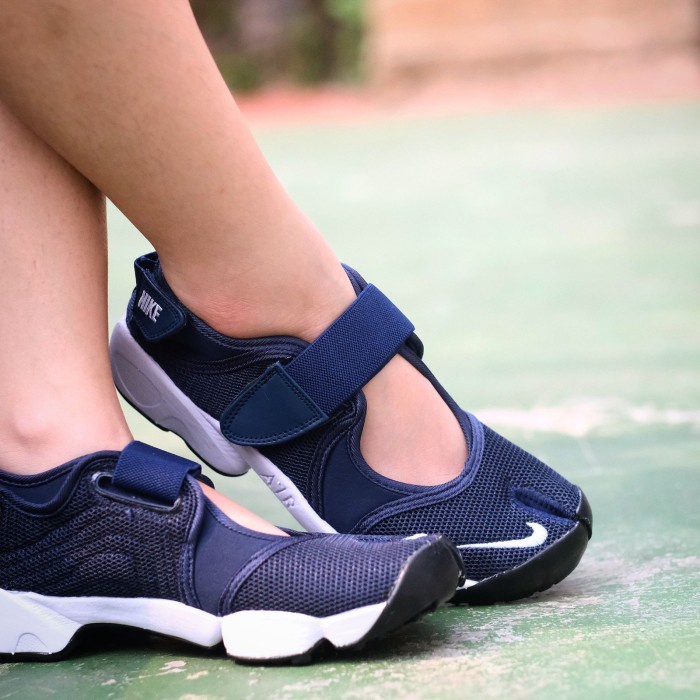 Nike Air Rift Women  Navy White - 36