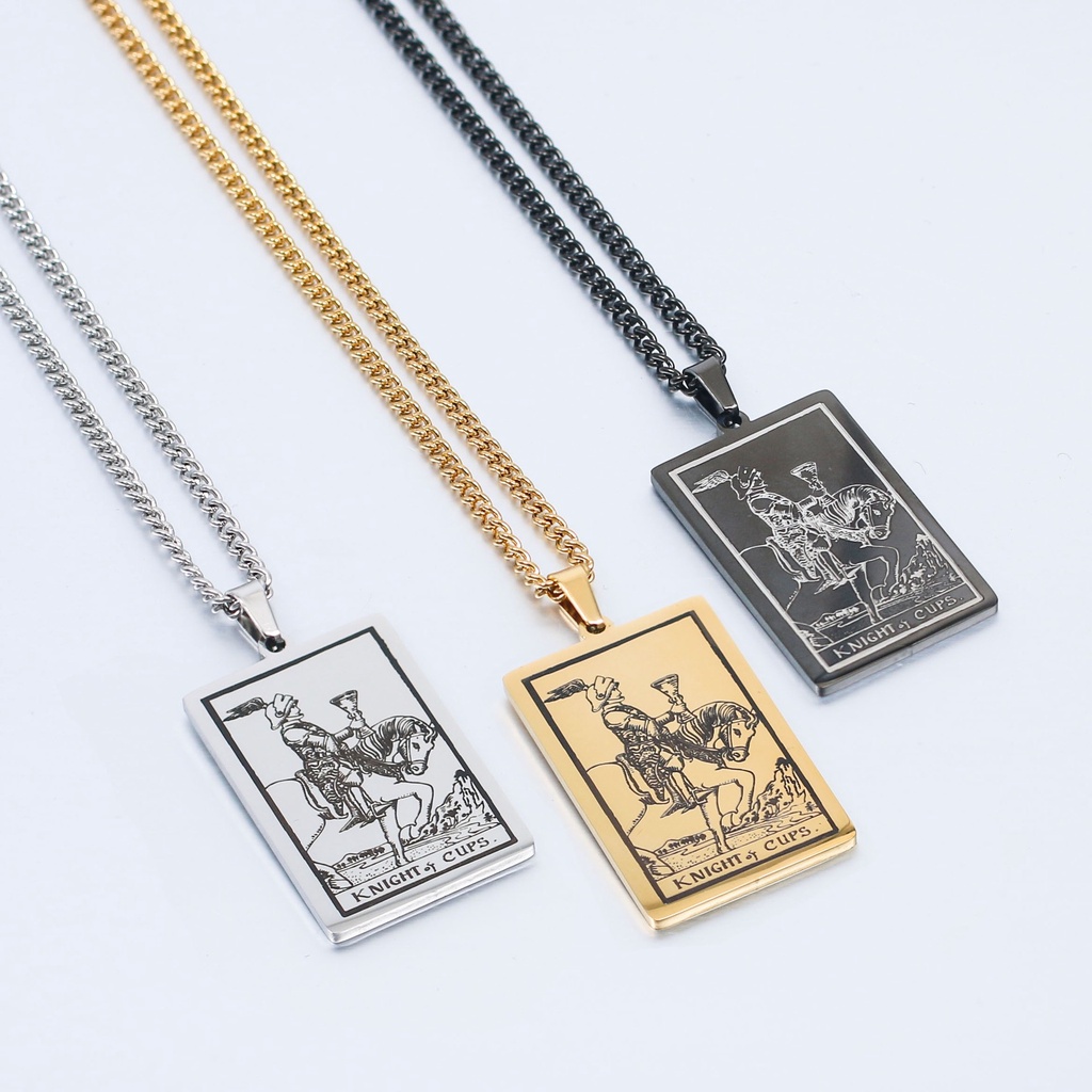 [X C Kalung] Emas &amp; Perak Baru Hip-hop Punk Retro Waite Tarot Knight of The Holy Grail ​​Kalung titanium Steel Liontin Anti Karat Untuk Pria Dan Wanita Hadiah Liburan Permata