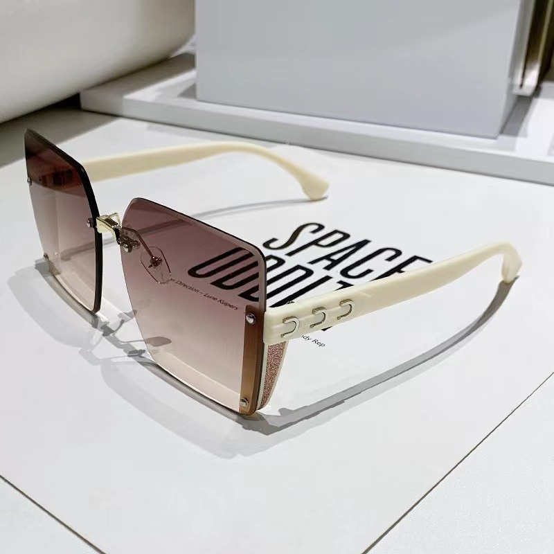 Fashion Square Aesthetic Shades Sunglasses Untuk Wanita/Men Metal Frame Sunglasses Eyewear