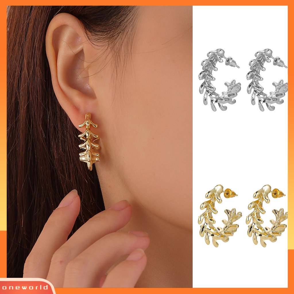 [WOD] 1pasang Anting Wanita Bagus Gloss Fashion Perhiasan Perak/Emas Berbentuk C Geometris Stud Earrings Women Jewelry