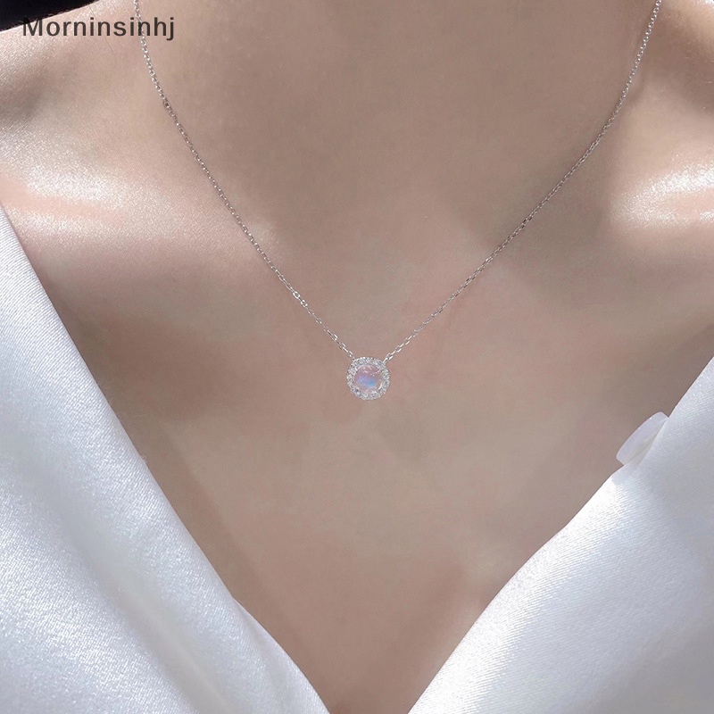 Mornin Kalung Liontin Kristal Mengkilap Untuk Wanita Aesthetic Bulat Zirkon Biru Kalung Fashion Rantai Klavikula Cahaya Perhiasan id