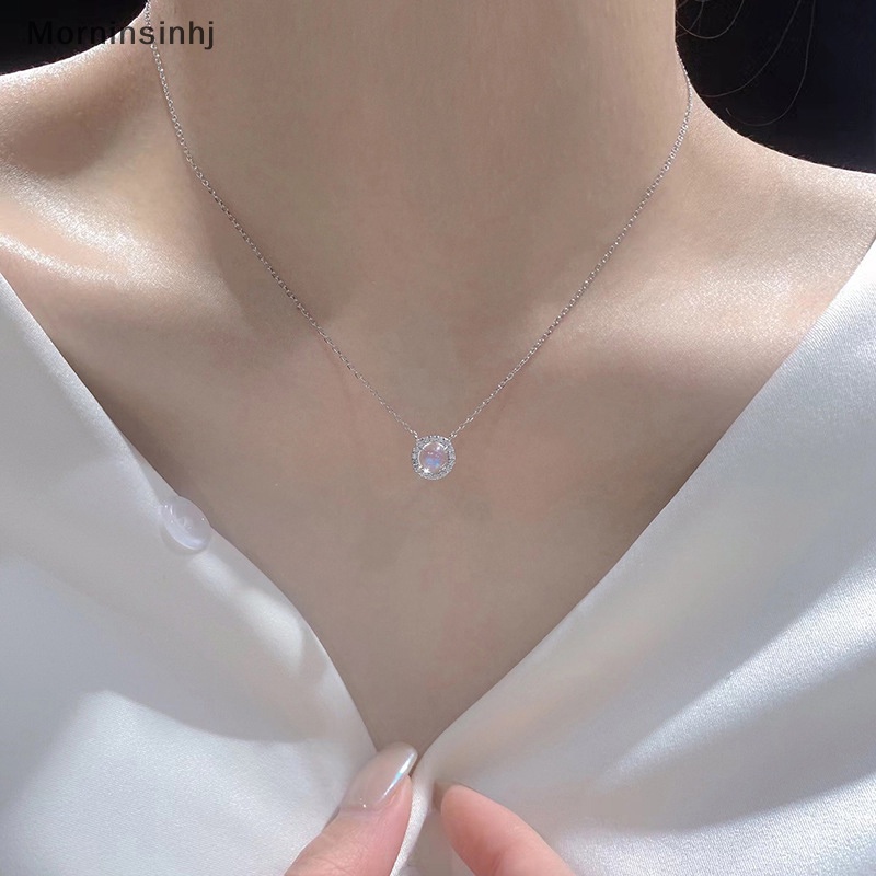 Mornin Kalung Liontin Kristal Mengkilap Untuk Wanita Aesthetic Bulat Zirkon Biru Kalung Fashion Rantai Klavikula Cahaya Perhiasan id