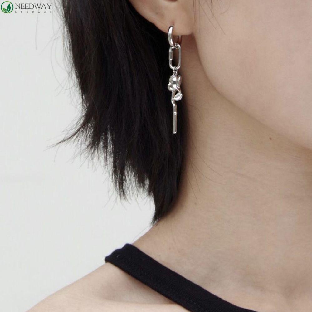 NEEDWAY Anting Mawar Perempuan Elegan Vintage Fashion Perhiasan Temperamen Anting Menjuntai Retro