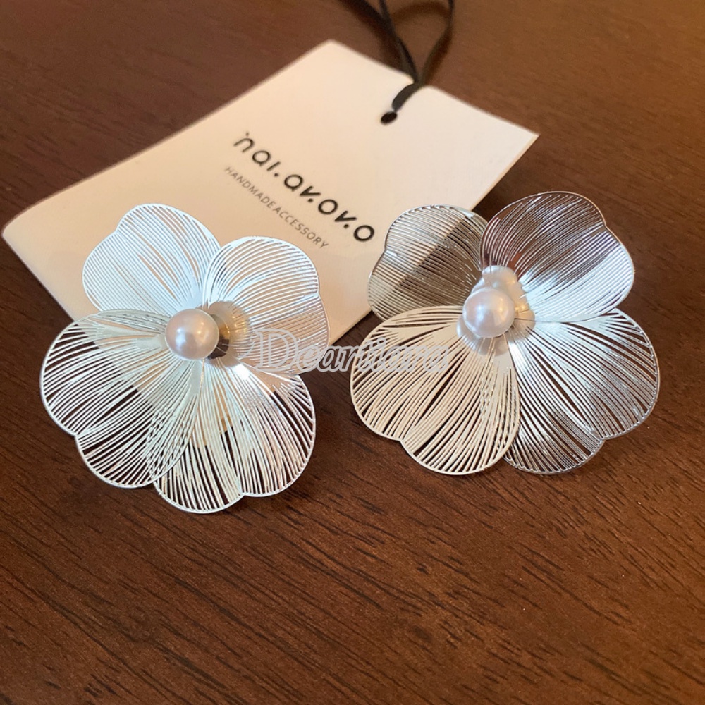 Modis Prancis Cahaya Mewah Melubangi Bunga Mutiara Anting Desain Fashion Anting Gaya Keren Anting-Anting