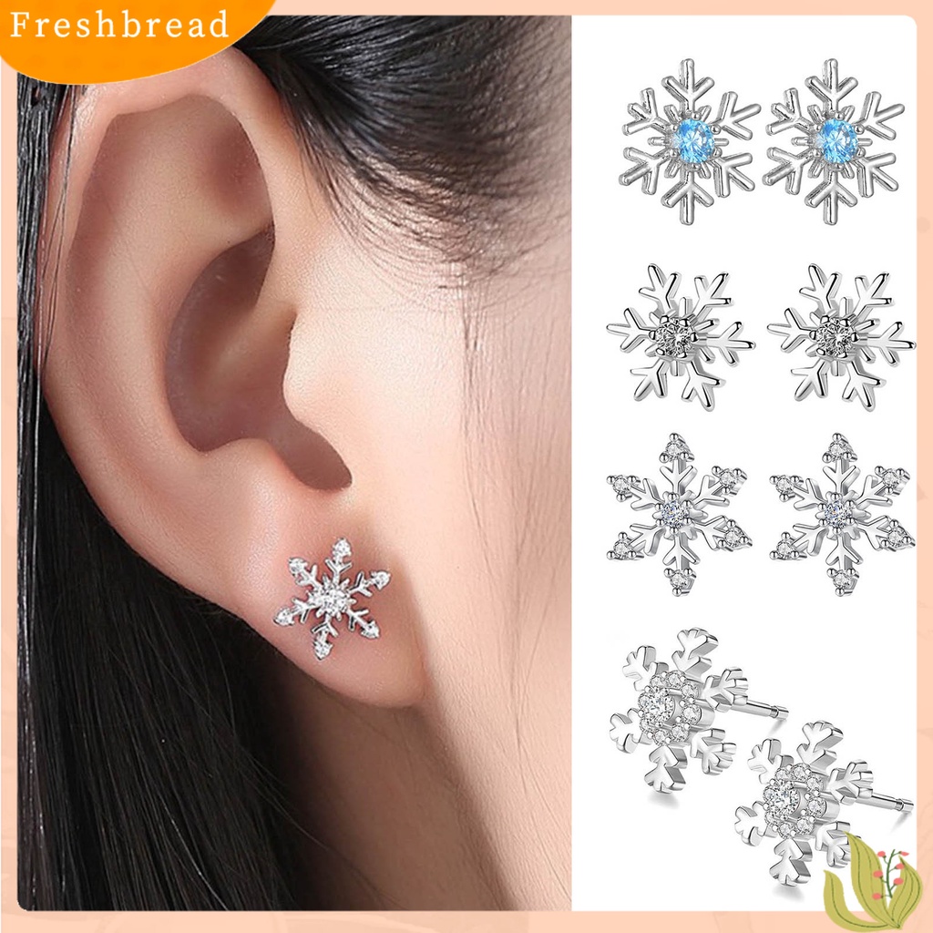 &lt; Freshbread &gt; 1pasang Ear Studs Elegan Geometris Berlian Imitasi Mengkilap Hias Sparkling Dress Up Hadiah Natal Wanita Snowflake Stud Earrings Perhiasan Pakaian Sehari-Hari