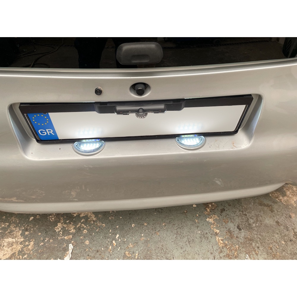 2pcs 15pl LED Mobil Auto Plat Nomor Lisensi Lampu Putih Aksesoris Suku Cadang Untuk Toyota Aygo MK I 2005-2014 car-styling