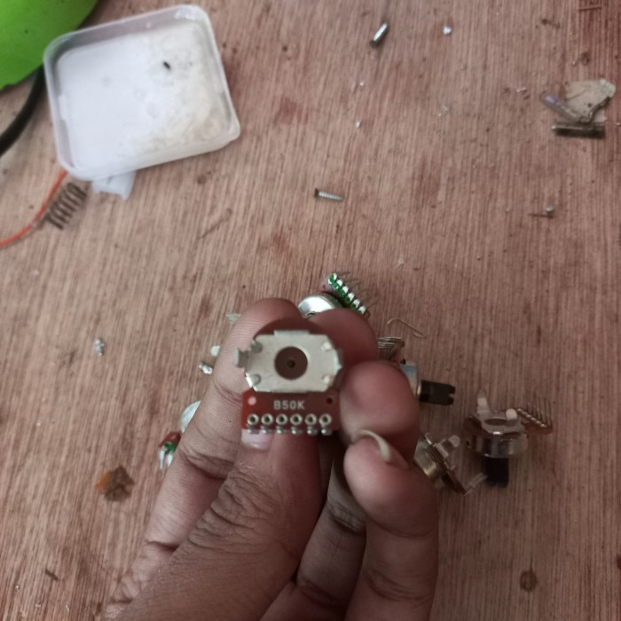 Jtterang Potensiometer 50K Speaker Aktif Polytron 6Pin 6 Kaki As Pendek Drat Gagang Stereo Potensio