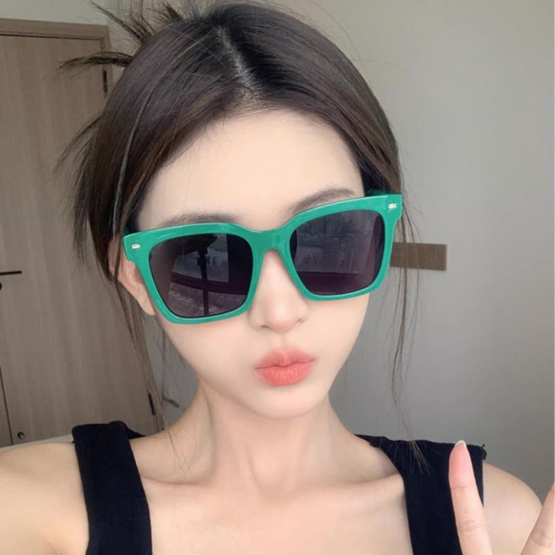 (YUZHU) Korea Fashion Colorful Square UV Protection Sunglasses Unisex Kacamata Hitam Serbaguna