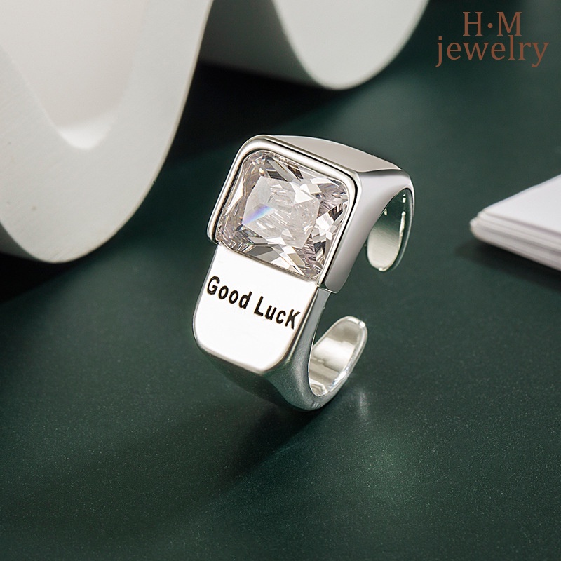 S925 Perak Retro Bermutu Tinggi Cahaya Mewah Super Flash Beruntung Huruf Cincin