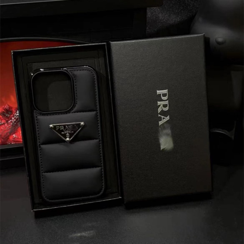 Casing Pelindung Kulit iPhone14Promax Hitam Mewah 13pro phone case 11fashion Pria Dan Wanita Senior1