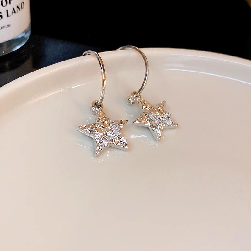 Y2k Fashion Sederhana Warna Perak Shiny Pentagram Menjuntai Anting-Anting Wanita Gadis Indah Minimalis Berujung Lima Bintang Drop Anting-Anting Perhiasan