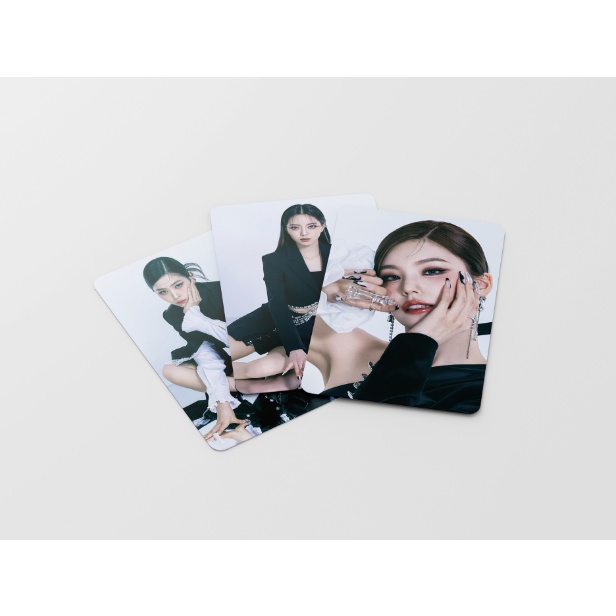 55pcs/box ITZY Photocards 2022 season's greetings Album LOMO Card Postcard ((In STOCK) Kpop fan)