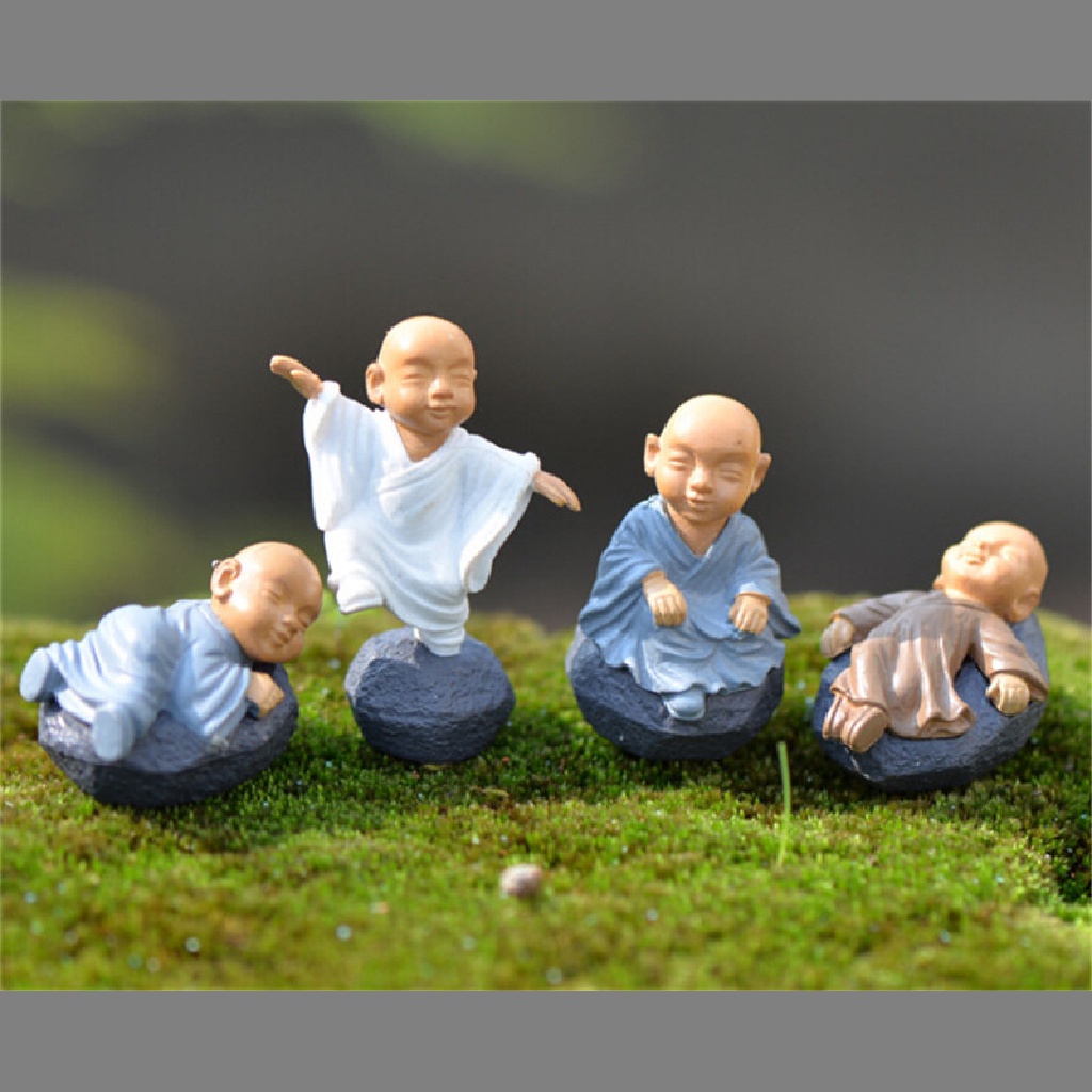 Xo 4pcs Miniatur PVC Meditasi Monk Lanskap Mikro Rumah Boneka Dekorasi Mobil OL