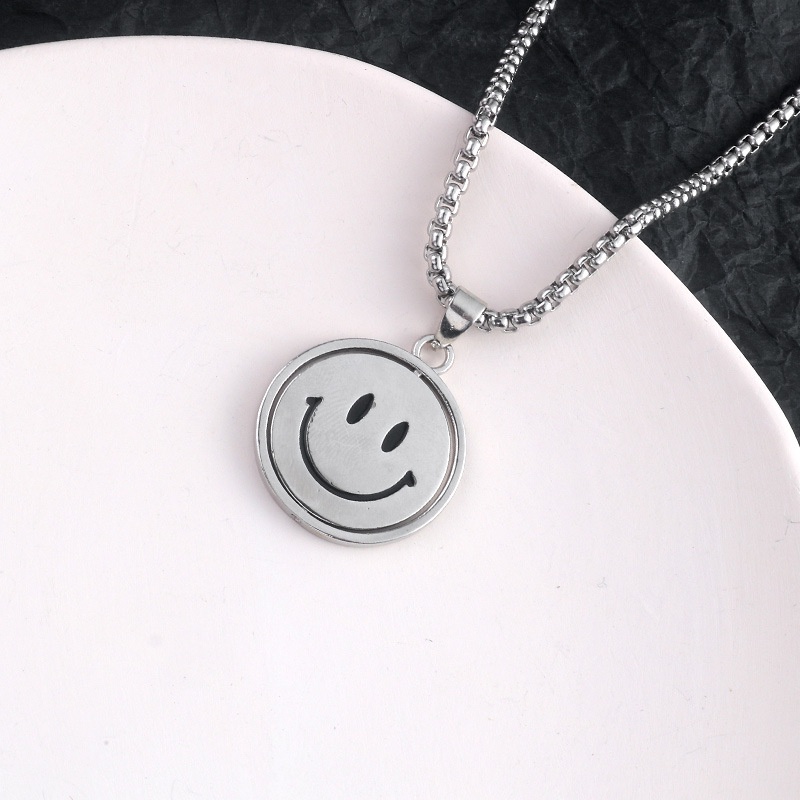 Versi Korea Smiley ins Gaya Keren Liontin Ekspresi Dua Sisi Kalung Hip-Hop Unik