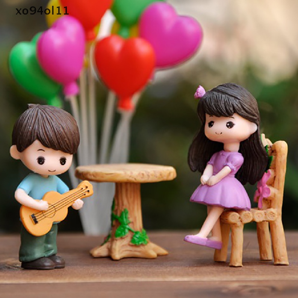 Xo 2pcs Ornamen Miniatur Kreatif Cowok Cewek Gitar Sweety Lovers Patung Pasangan OL