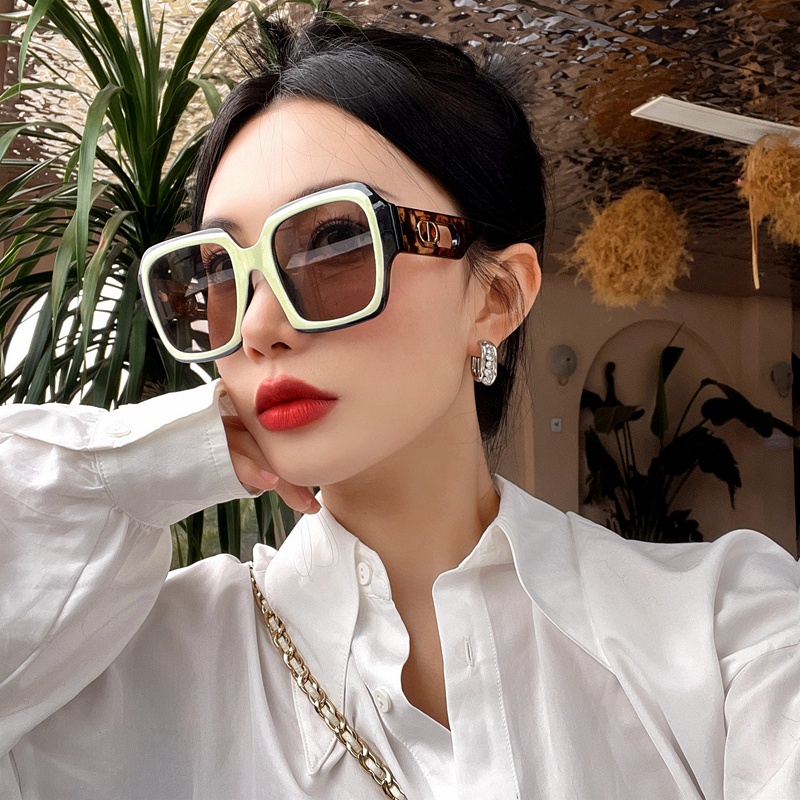 (YUZHU) Western Retro Mode Oversized Frame Kacamata Hitam Wanita Mode Modern Bingkai Persegi Kacamata Warna-Warni