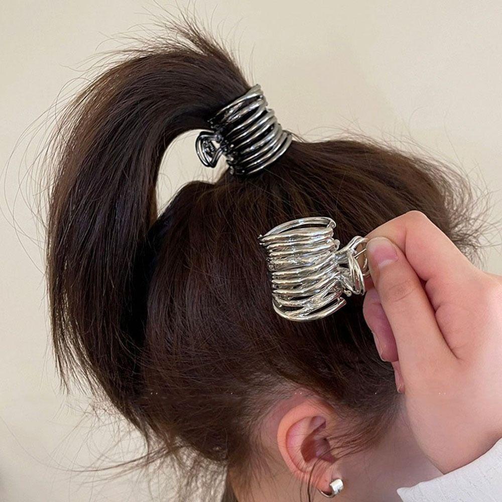 Fishstick Metal Hair Claw Hollow Temperamen Simple Horsetail Gripper Tetap Artefak Untuk Anak Perempuan Hiasan Kepala Ponytail Holder Hiasan Kepala Untuk Wanita Gaya Korea Klip Rambut