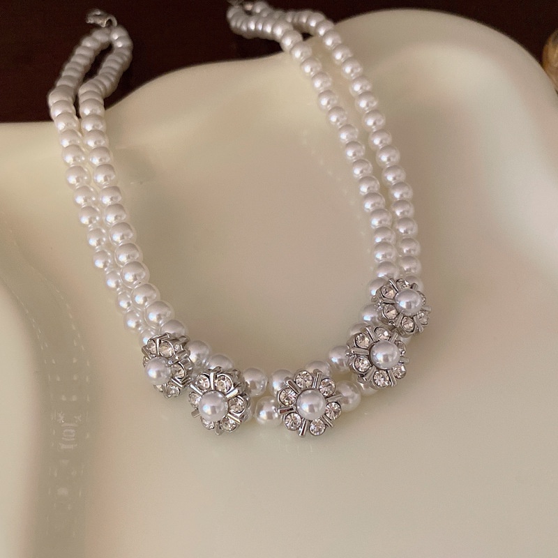 Fashion Berlian Imitasi Bunga Double Layer Mutiara Kalung Cahaya Mewah Kerah Rantai Wanita Kalung Ornamen