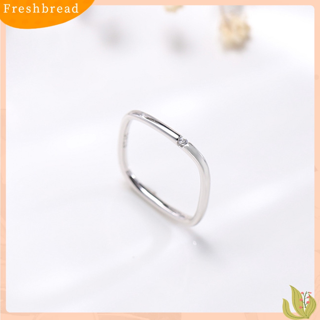 &lt; Freshbread &gt; Cincin Bentuk Persegi Berlian Imitasi Hias Perhiasan Cincin Wanita Lapis Perak Untuk Pesta