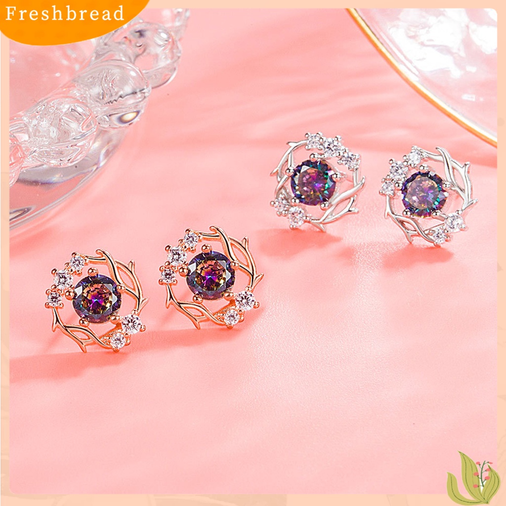 &lt; Freshbread &gt; 1pasang Anting Wanita Bersinar Batu Berwarna Berlian Imitasi Desain Snowflake Electroplating Hias Hypoallergenic Temperamen Yang Sangat Baik Tanduk Stud Earrings