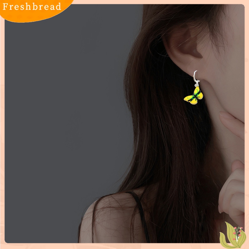 &lt; Freshbread &gt; 1pasang Wanita Menjuntai Anting Bentuk Hewan Indah High-end Kupu-Kupu Liontin Lady Hoop Earrings Perhiasan Perempuan