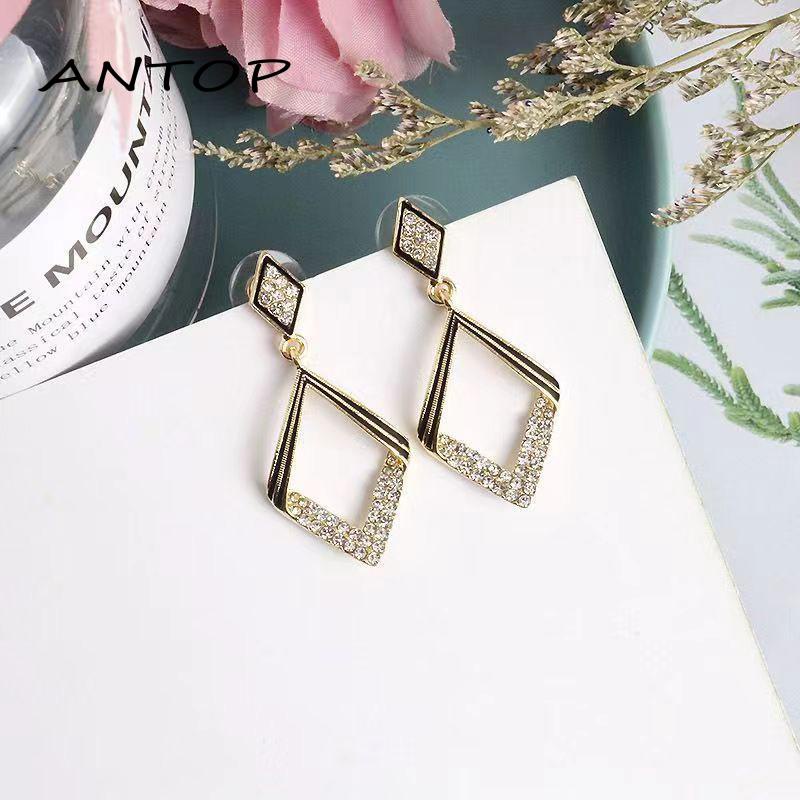 [antop] Anting Mewah Ringan Temperamen Gaya Panjang Wanita Electroplated Belah Ketupat Geometris