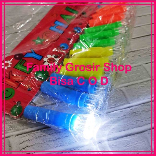 Gantungan Kunci Senter LED Kecil 7cm Termasuk 3pcs Baterai LR41 Ringan dan Mudah Dibawa