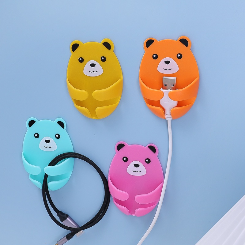 Self-adhesive Cartoon Hug Bear Power Plug Hook/Rak Gantung Penyimpanan Yang Dipasang Di Dinding/Kait Penyimpanan Hemat Ruang Rumah Tangga