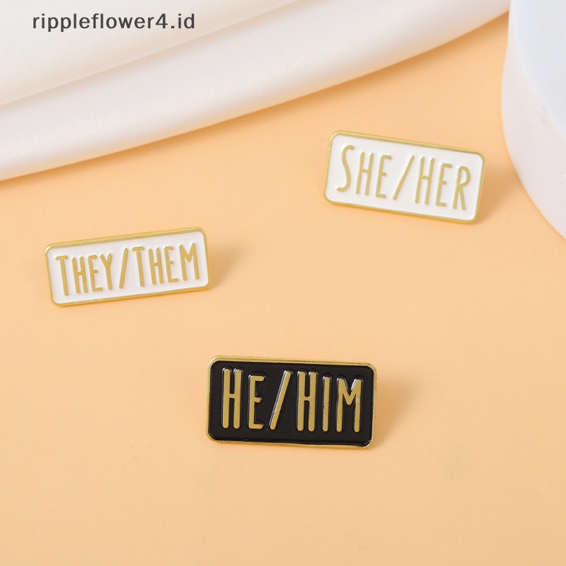 {rippleflower4.id} Kreatif Sederhana Pronouns Enamel Pin Hitam Putih SHE /HER Bros Kerah Pin Lencana Lucu Perhiasan Hadiah Untuk Teman~