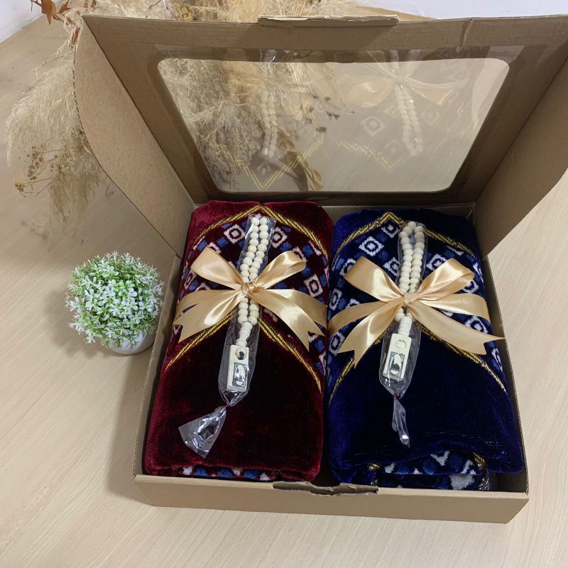 

Hampers Sajadah Tasbeh couple Premium Hampers Kado Pernikahan Seserahan