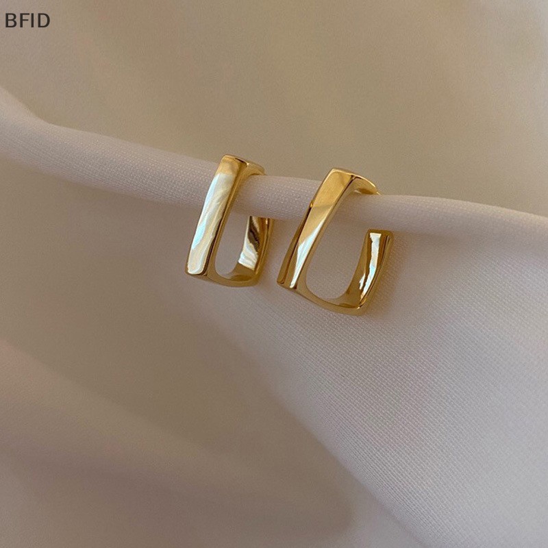 [BFID] Baru Fashion Wanita Stainless Steel Glossy Stud Earrings Temperamen Wanita Anting Persegi Pesta Ulang Tahun Hadiah Perhiasan [ID]