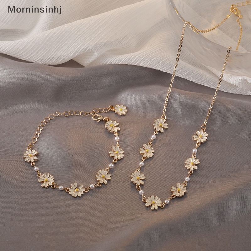 Mornin Fashion Gelang Bunga Daisy Manis Kepribadian Minimalis Bunga Mutiara Gelang Wanita Pesta Perjamuan Pernyataan Perhiasan Hadiah id