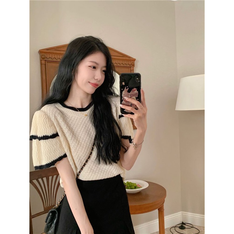 Atasan Rajut Wanita Polos Lengan Pendek Casual Cutout Top