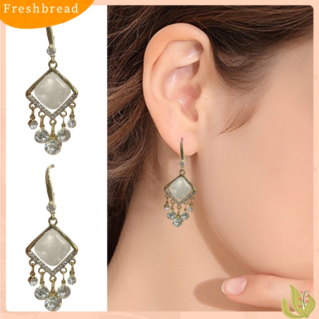 &lt; Freshbread &gt; 1pasang Drop Earrings Gaya Bohemia Bentuk Belah Ketupat Berlian Imitasi Mengkilap Rumbai Lady Earrings Perhiasan Pernikahan