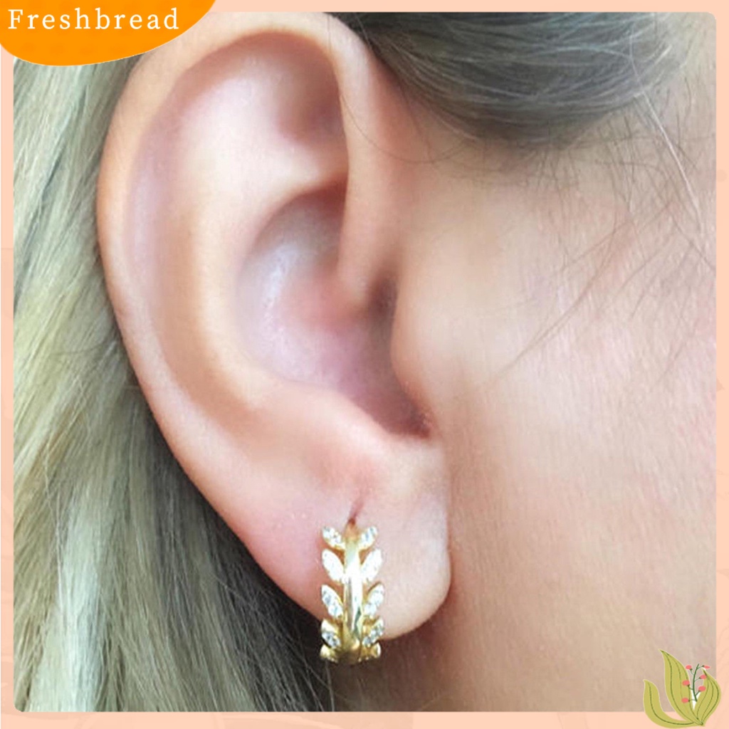 &lt; Freshbread &gt; 1pasang Huggie Earrings Tahan Korupsi Kelengketan Besar Warna Kontras Bentuk Daun Bulat Pesta Huggie Earrings Perhiasan Wanita