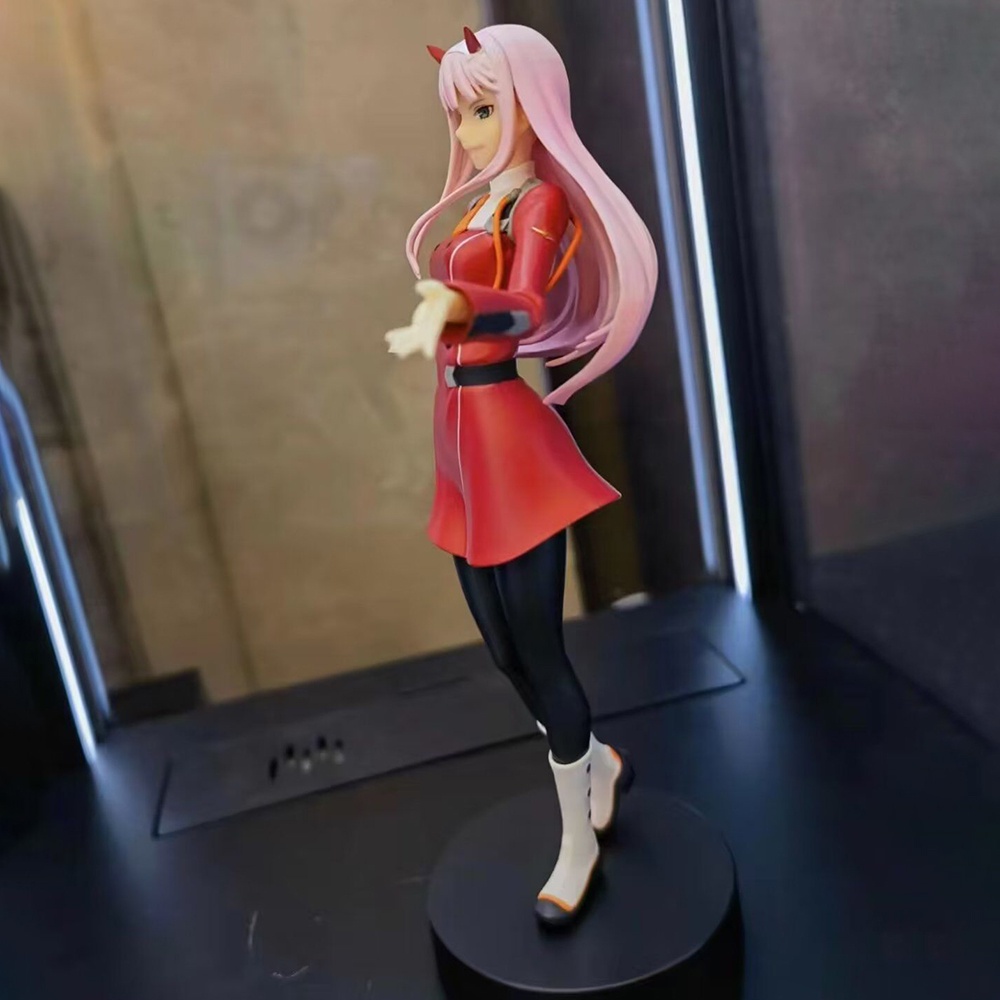 New Darling in the FRANXX Zero Two Uniform Standing Girl18cm Action Figure Collection Model Boneka Mainan Anak Dewasa