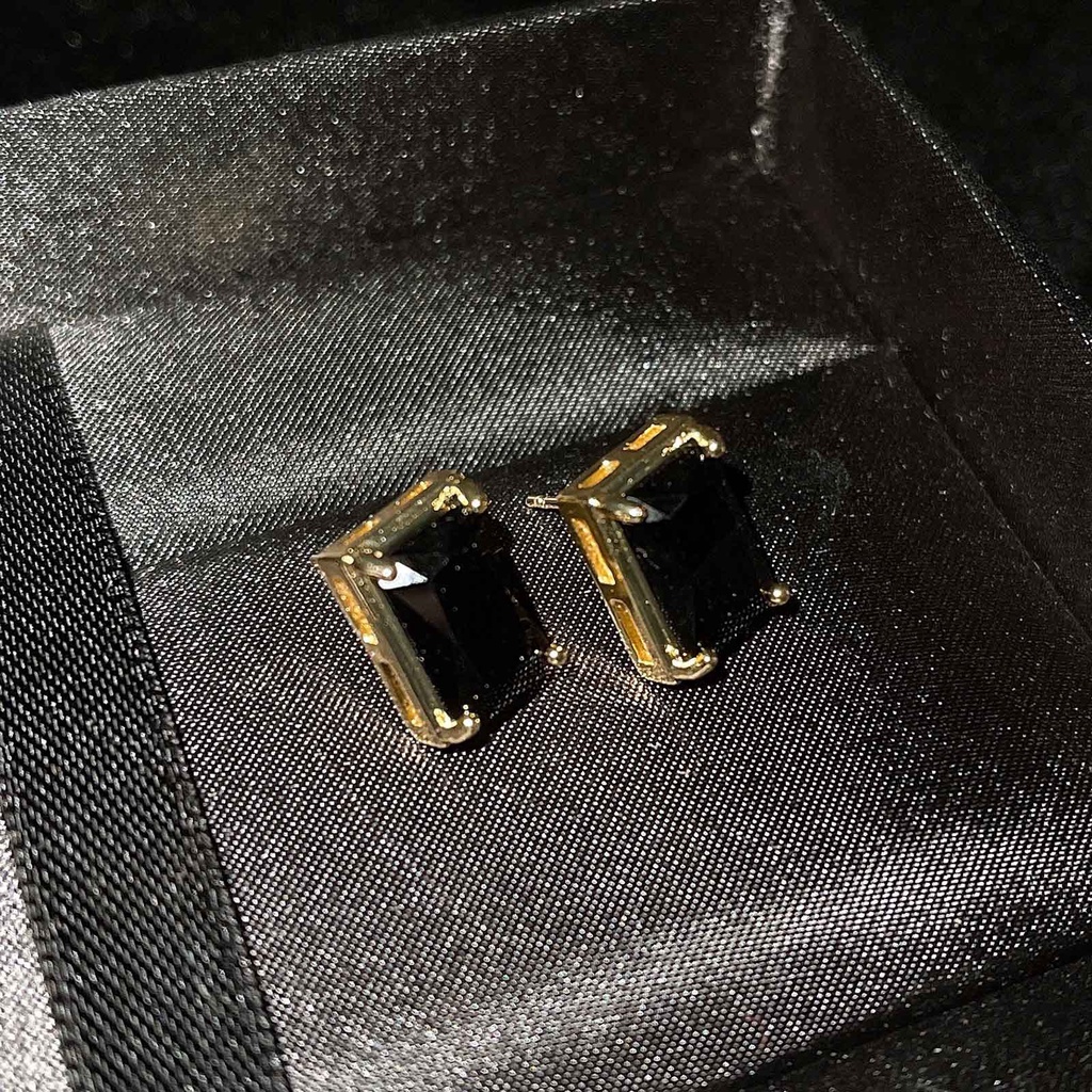 Goldkingdom Aksesoris Perhiasan Fashion Ready Stock Desain Mewah Ringan Segi Berlian-set Batu Permata Hitam Anting Cinta Anting Pejantan Berlapis Emas