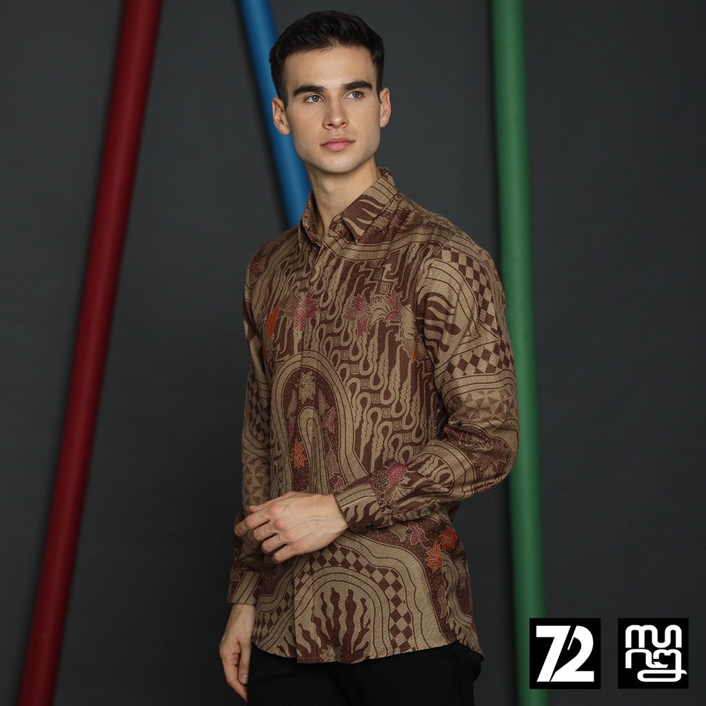 KEMEJA BATIK PRIA LENGAN PANJANG Kemeja Dobby Slimfit Motif Glykria Warna Coklat 723542 Cap 72 - Baju Kemeja Atasan Pakaian Setelan Batik Pria Cowok Laki Laki Remaja Keluarga Kantor Lengan Panjang Modern Slimfit Slim Fit Premium Kekinian