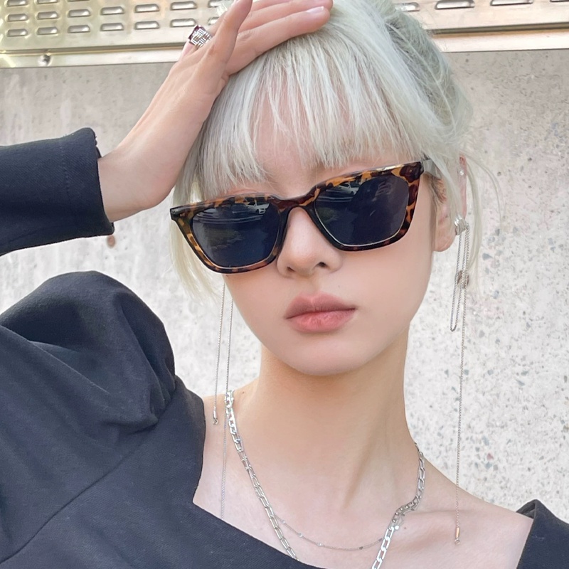 Papaozhu Ins Trendy Leopard Print Cat Eye Frame Sunglasses Untuk Wanita Pria Klasik Vintage Perlindungan UV Warna Kepribadian Mengemudi Kacamata