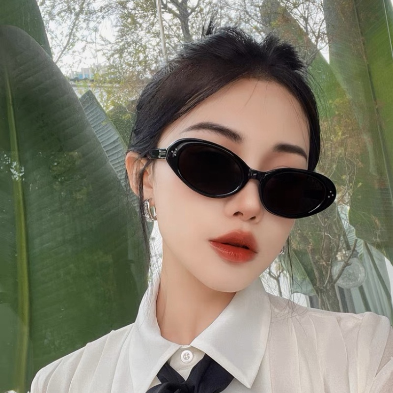 (YUZHU) Rempah Gadis Cat Eye Meter Studs Y2K Kacamata Hitam Untuk Wanita Korea Fashion Oval Vintage Kerai Sunglasses