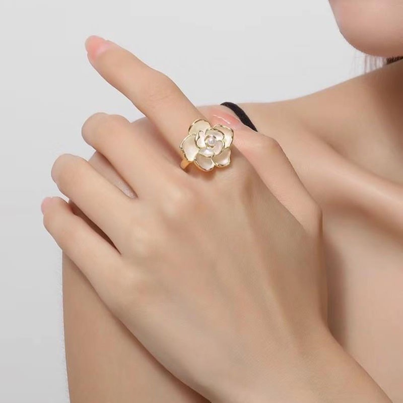 Set Kalung Anting Cincin Bunga Camelia Bahan Alloy Fashion Untuk Wanita