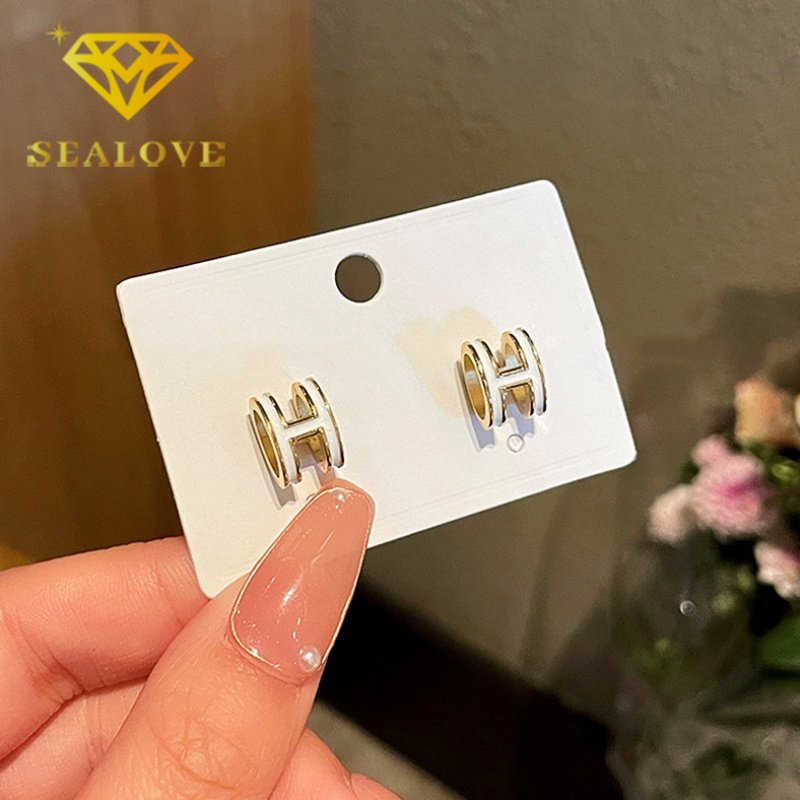 Anting Titanium Anti Karat dan Anti Luntur Huruf H Emas 18K Aesthetic Korea Aksesoris Wanita Perhiasan