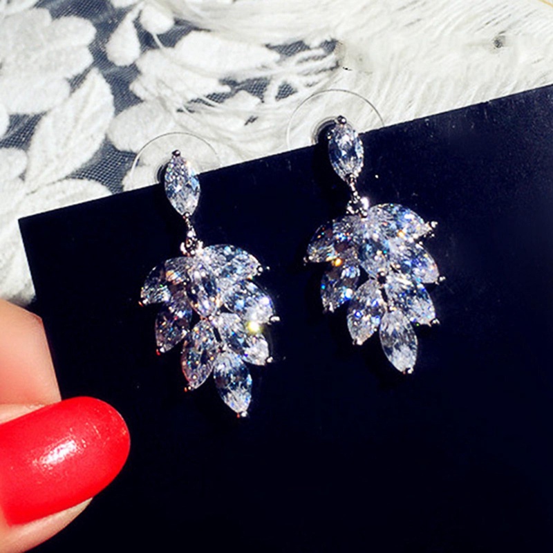 Fashion Baru Briliant Cubic Zirconia Wanita Anting Daun Berbentuk Gadis Segar Anting Telinga Aesthetic Perhiasan Pernikahan Mewah