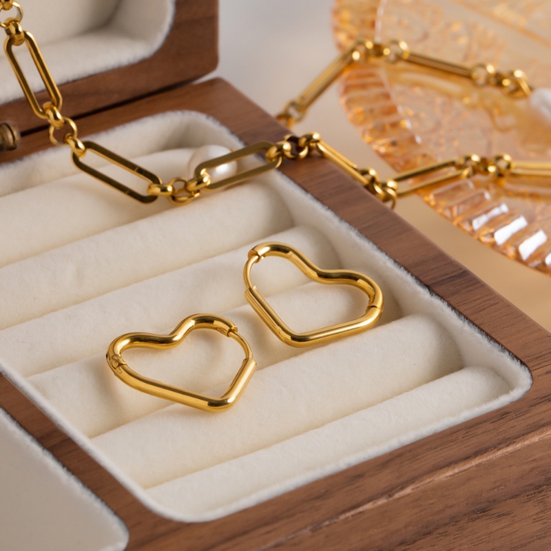 Cinta Anting Baja Titanium Untuk Wanita Klip Telinga Desain Fashion Ear Studs Kepribadian Sederhana Ear Rings Hadiah