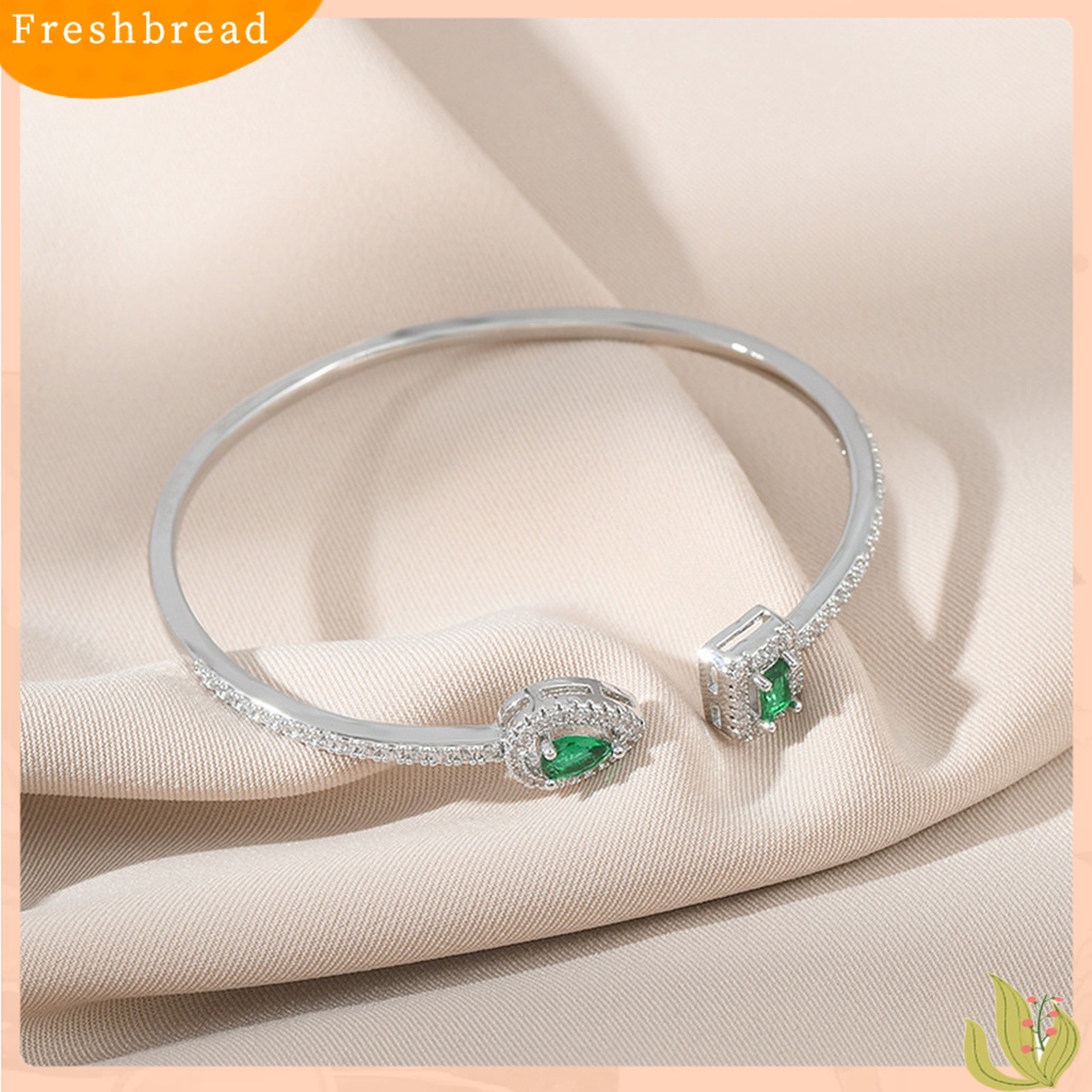 &lt; Freshbread &gt; Wanita Bangle Pembukaan Adjustable Faux Emerald Elegan Hypoallergenic Berlian Imitasi Tertanam Perempuan Bangle Fashion Perhiasan