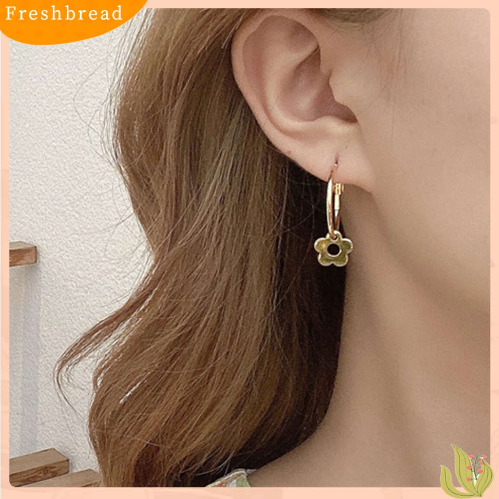 &lt; Freshbread &gt; 1pasang Anting Logam Anting Romantis Ornamen Alloy Bunga Anting Hoop Bulat Untuk Liburan